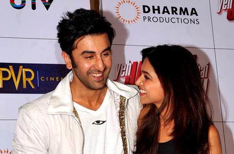  Rumoured lovers Ranbir Kapoor, Katrina Kaif chill out in Dubai